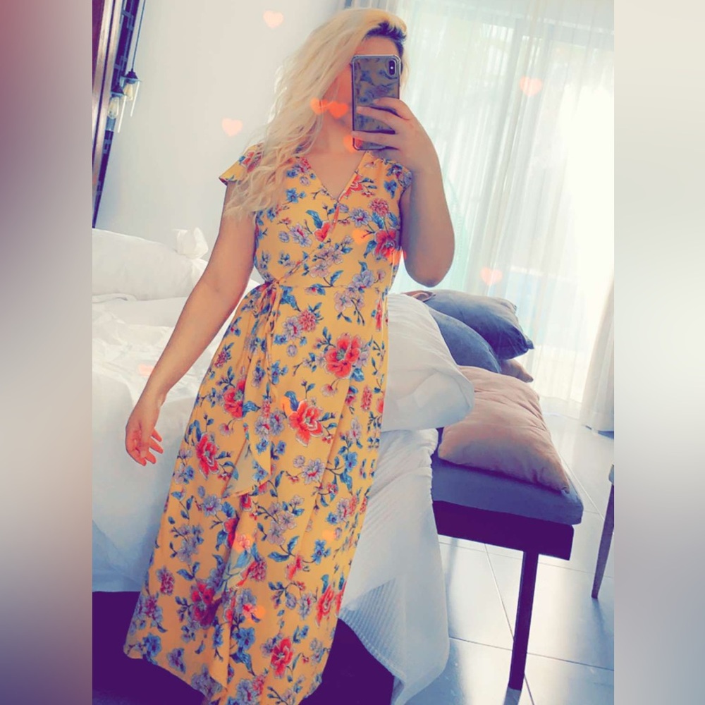 Yellow floral dress in size 6 - NEW